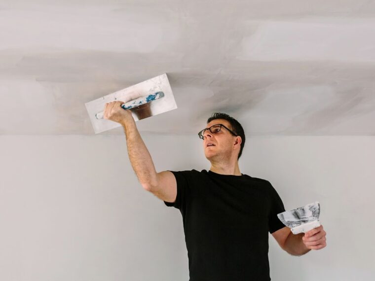 Plaster A Ceiling In 10 Easy Steps Middle Class Homes