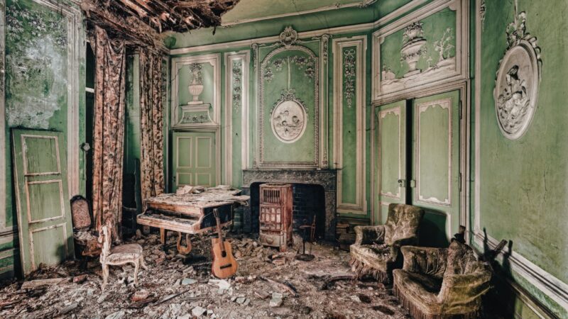 Wall-Mounted Scratching Post: How To Make It Yourself And Not Ruin The Wallpaper