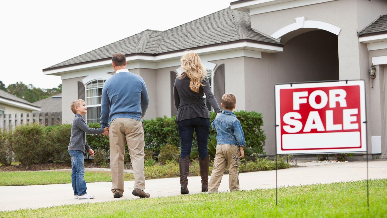middleclasshomes practical housing modern families, affordable family homes, modern housing solutions, family-friendly homes, budget-friendly housing options, suburban home ideas, contemporary family housing, practical housing developments, middle-income homes
