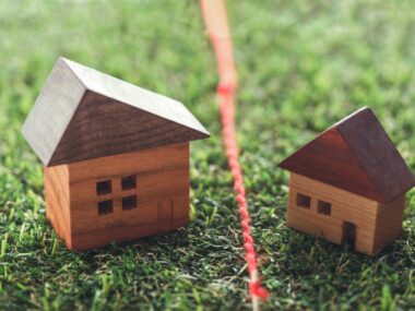 Noticing cracks, uneven floors, or sticking doors? Learn the most common warning signs of foundation problems in Dallas homes and when it may be time to inspect the issue.
