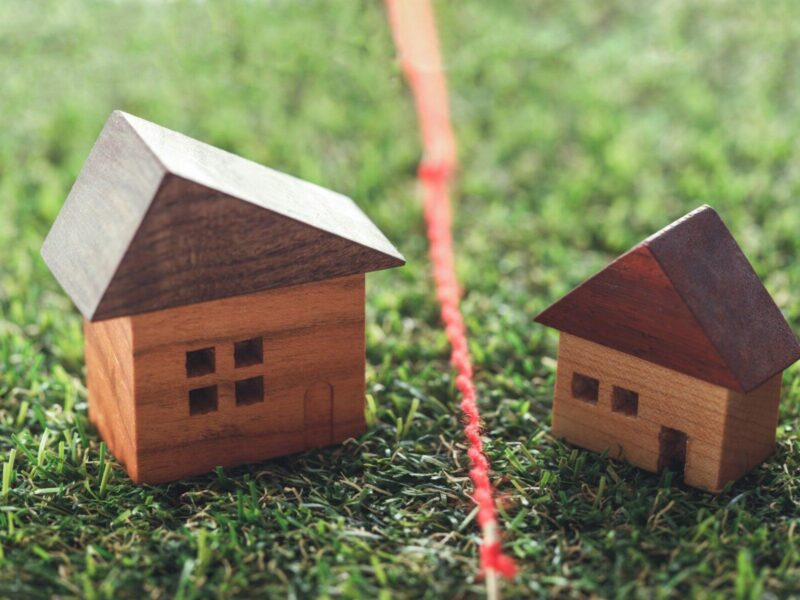 Noticing cracks, uneven floors, or sticking doors? Learn the most common warning signs of foundation problems in Dallas homes and when it may be time to inspect the issue.