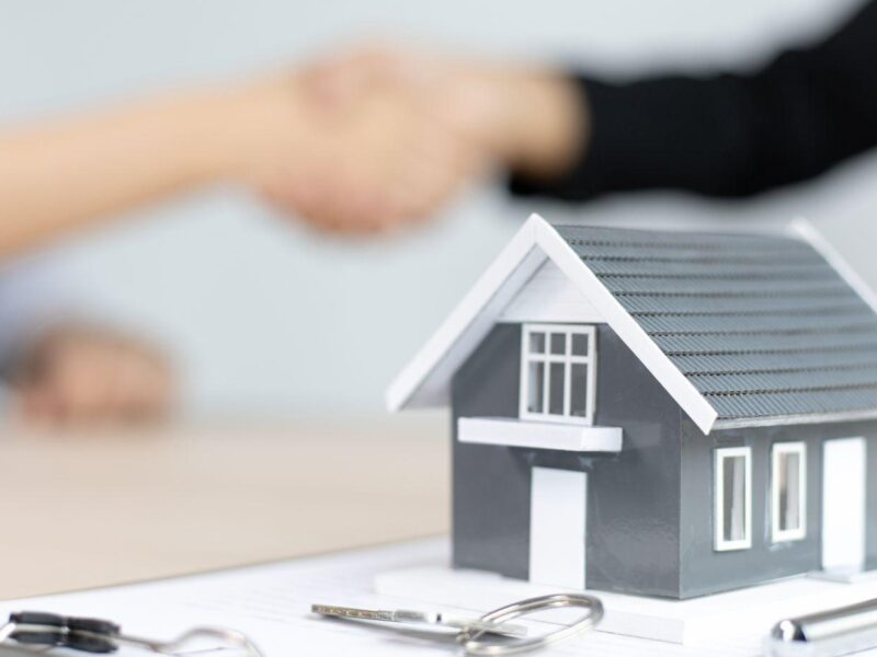 home buying tips middle class, stress-free home purchase, affordable homeownership guide, middle class real estate, home buying checklist, property buying advice, middle income home market, practical home buying strategies, stressless home purchase, middle class house buying
