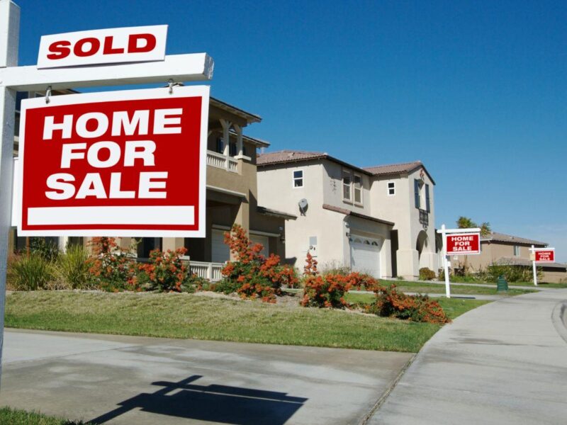 home buying tips middle class, stress-free home purchase, middle class real estate, affordable home buying guide, property investment middle class, homeownership advice, buy house without stress, practical home buying, middle income housing, real estate tips
