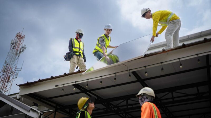 Roofing Safety Guidelines for Contractors and Construction Teams