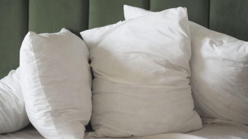 Ditching Traditional Pillows? 6 Things to Know Before Buying an Ergonomic Neck
Pillow